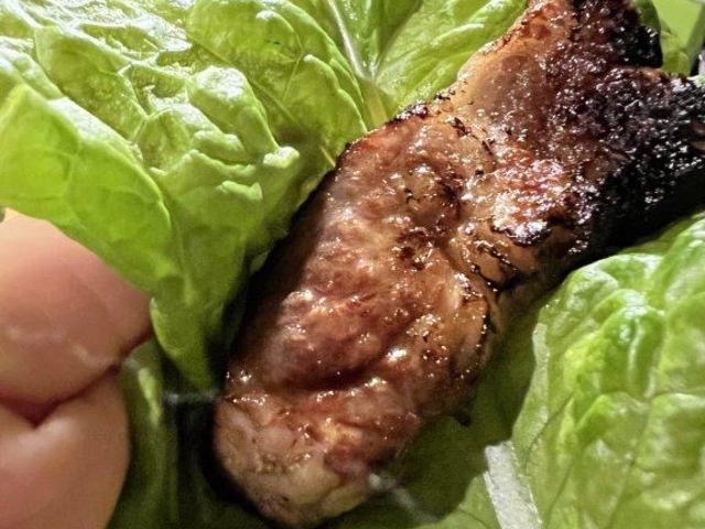 炭火焼きで野菜巻くと超おすすめ!_炭火焼肉 ホルモン ひびの亭 中もず店
