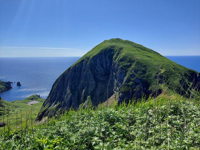 ダイナミックに見える休憩広場。_桃岩