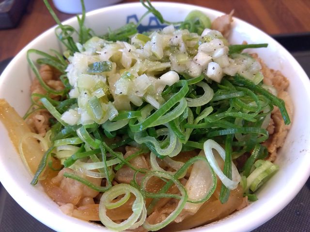 ネギたっぷり新メニューのネギねぎ牛めし_松屋 坂戸