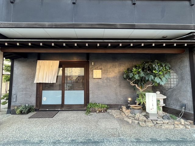 綺麗な店構えです_割烹もりもと