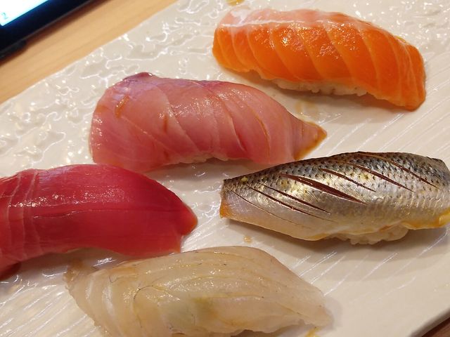 ランチ握り10貫_すし処 魚のへそ しず前と江戸前ずし アスティ東館店