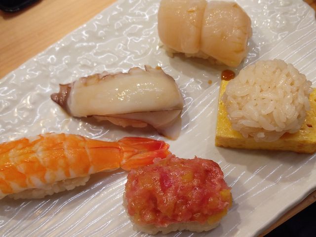 ランチ握り10貫_すし処 魚のへそ しず前と江戸前ずし アスティ東館店