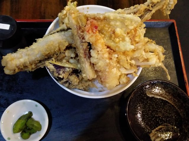 名物丼・1,200円_魚膳