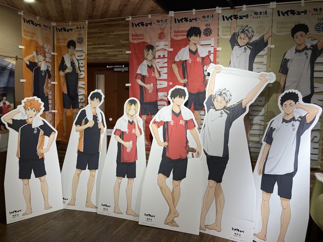 人気アニメのコラボ期間の土日はグッズの販売などもあって常に混んでいます。_RAKU SPA 1010 神田