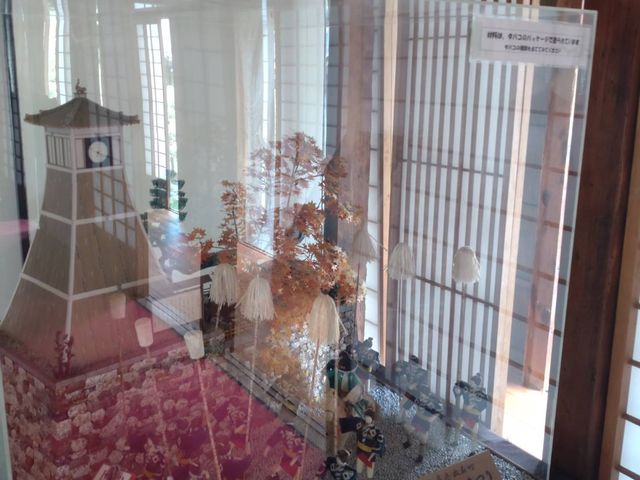 お城まつりの様子をタバコで作った作品です。_出石家老屋敷