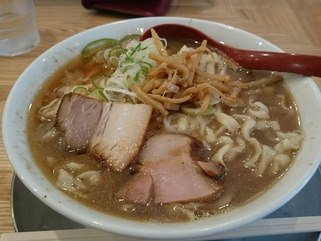 もちもち麺の中華そば_麺や 七彩