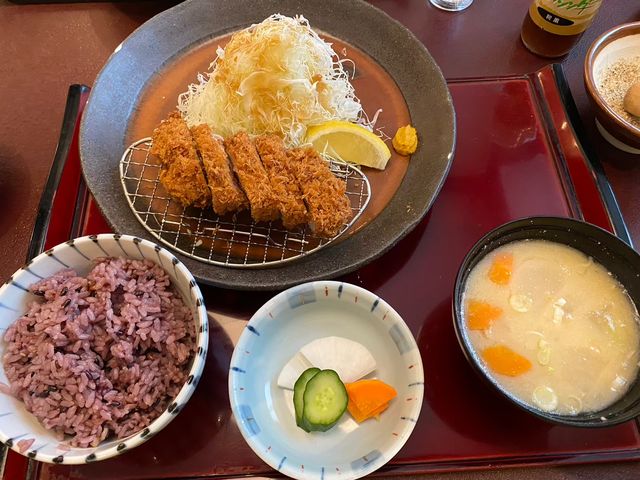 とんかつ以外はお替わり自由!_かつ太郎 総本店市川店