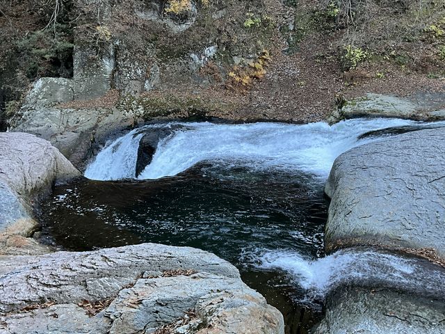 鱒飛の滝