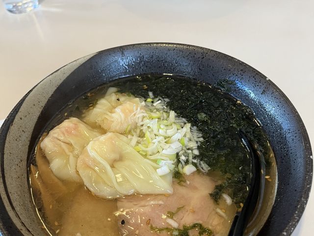 キンメとエビのワンタン麺_一品香