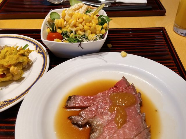 バイキングで自分でとった料理_ANAクラウンプラザホテルグランコート名古屋