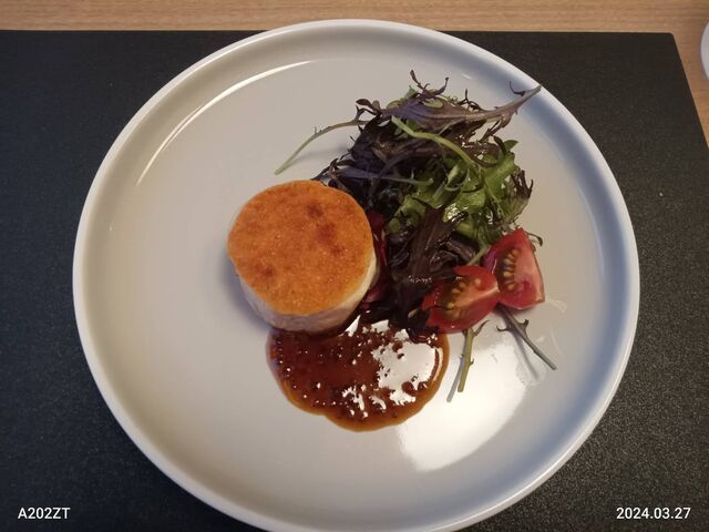 鶏肉が柔らかく美味しかったです。_株式会社富士山三島 東急ホテル ROBATA GRILL 炉 L'EAU