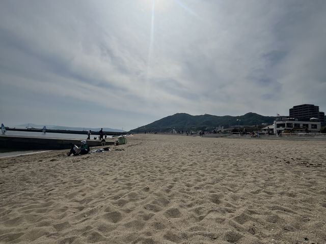 思っていたよりも砂浜はふわふわでした_須磨海水浴場