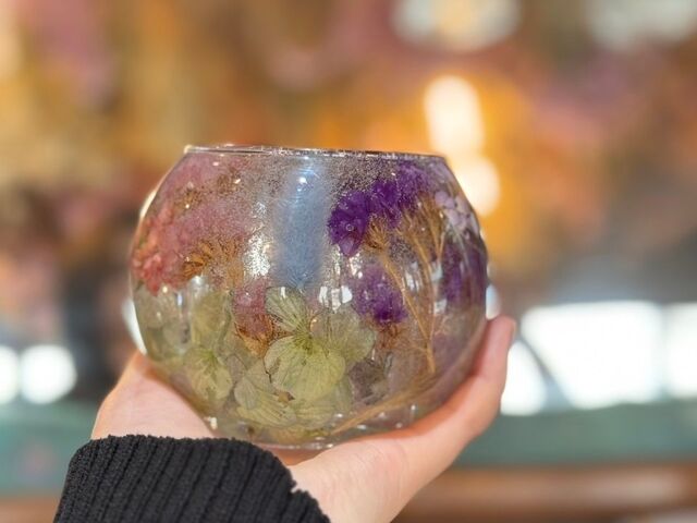 ドライフラワーや配置を彼女が決め、入れる作業は手先の器用な私が。とても簡単で楽しめました。_ハンドメイド雑貨 KHO