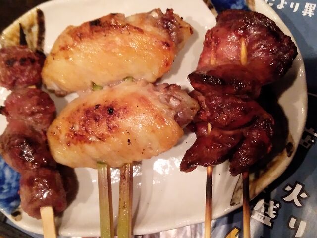 富嶽白鶏の炭火焼鳥盛り合わせ(6本)@_個室酒場まこと商店
