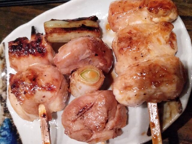 富嶽白鶏の炭火焼鳥盛り合わせ(6本)A_個室酒場まこと商店