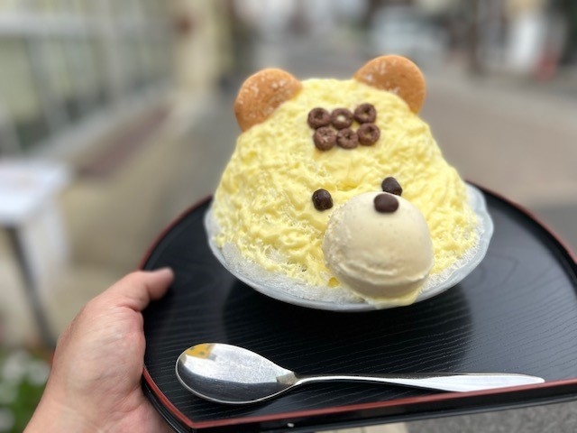 かき氷 六文銭グルメ
六文銭かき氷くま
(いちごくま もあります)_甘味処雪屋Conco