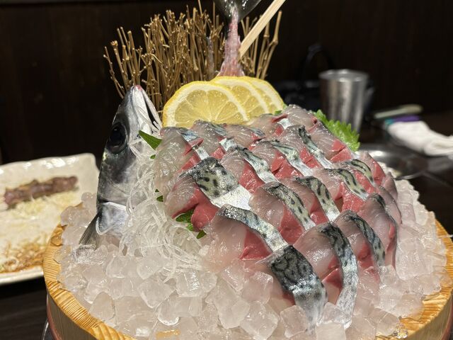 鯖が生で食えるなんて・・・_どてやき