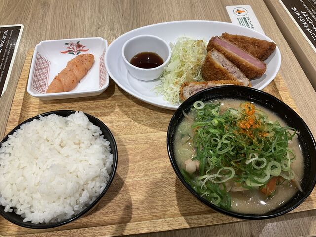 ハムカツ・メンチカツ定食 豚汁(大)_やまや食堂