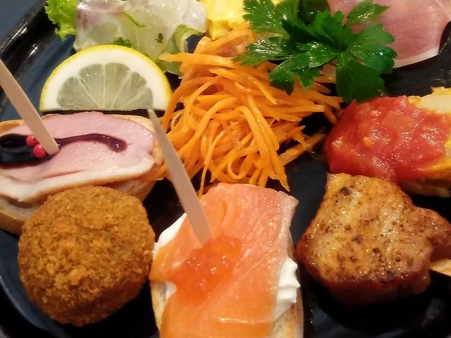 10種のタパス_スペイン酒場 パルケ