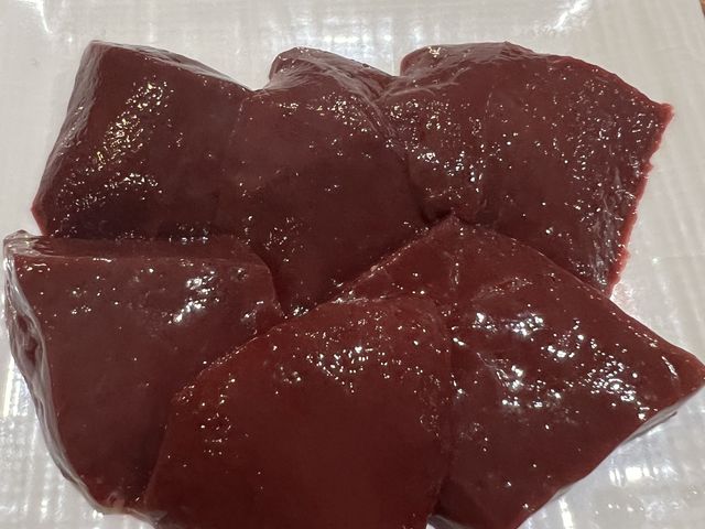 土曜日に仕入れるレバは鮮度抜群!良いものだと本日仕入れたレバでお出ししてます。しっかり焼いて下さい。_池田屋