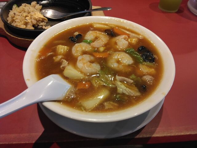 季節限定「海老五目そば」です。麺を少な目、スープを多目にして頂けました。_丸源ラーメン 船橋宮本店