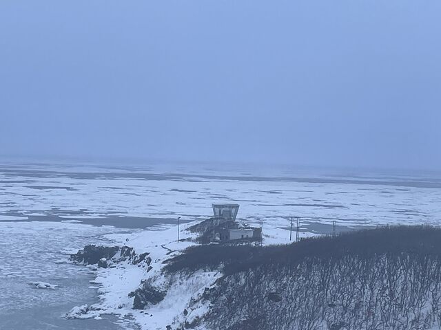 お部屋からの景色
流氷とガラスの展望台が見えます_オホーツク温泉ホテル日の出岬