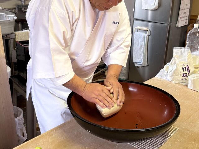 先生の練りも素晴らしい!_岬そば工房