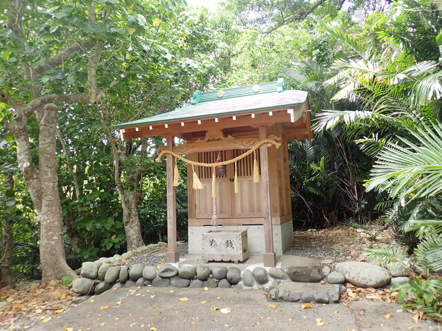 月ヶ岡神社