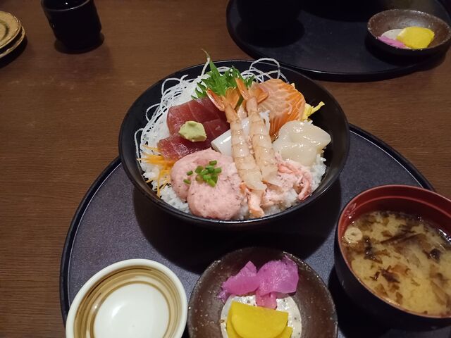 海鮮丼も美味しかったです_越後や