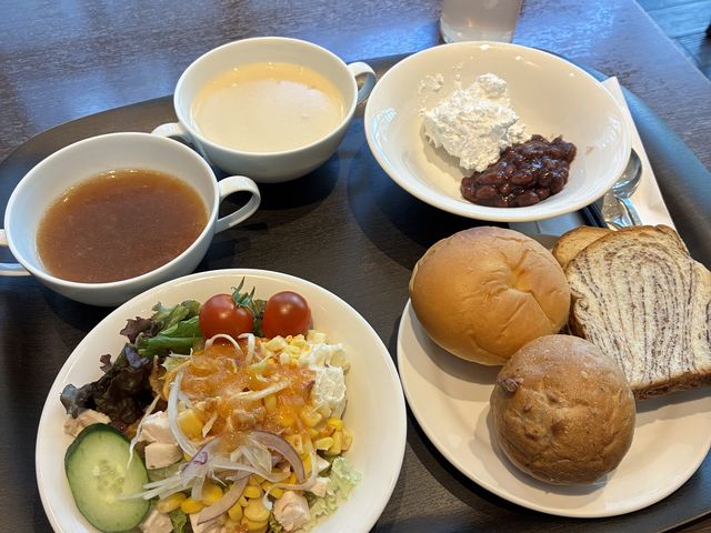 サラダランチ_カフェカナル 1610/ホテルJALシティ名古屋 錦 2F