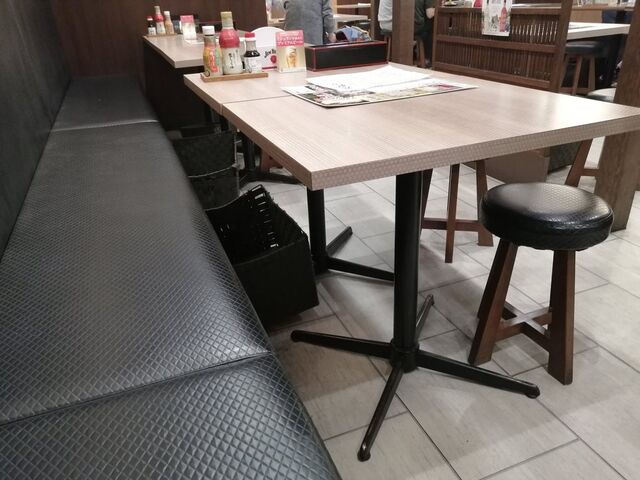 店内_広島鮮魚産直センター 魚魚一 とといち