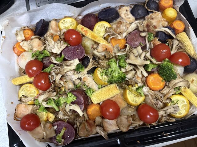 鶏肉、きのこ、トマト、ブロッコリーは追加しました。
それ以外は全て収穫したものです!_ベーストヨトミ