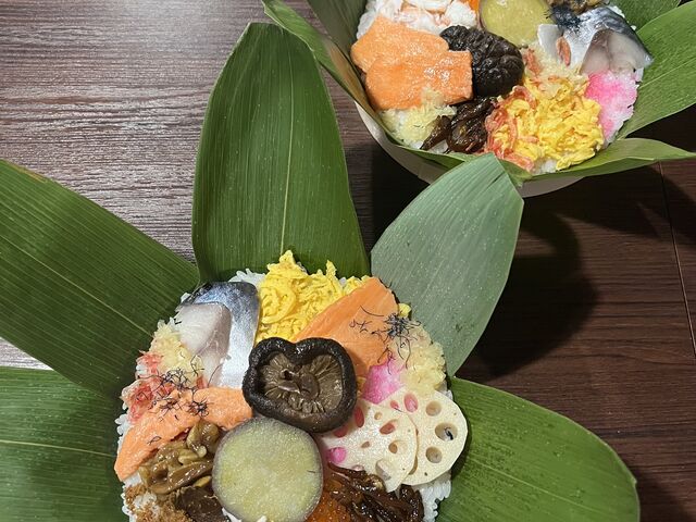 どこに食材を置くのかは自分で考えながら詰めていく形でした。試行錯誤して詰めるのが楽しかったです。_押し寿司体験厨房 金澤寿し
