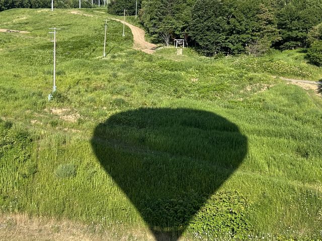 気球の陰_レジャーガイド遊び屋