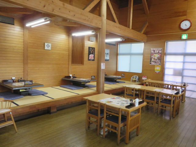 レストランはゆま
生しらす丼、チキン南蛮など宮崎県内のグルメを堪能できます。_道の駅北川はゆま