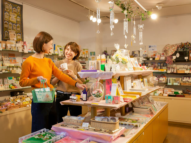 香りのグッズや企画展関連商品も_磐田市香りの博物館