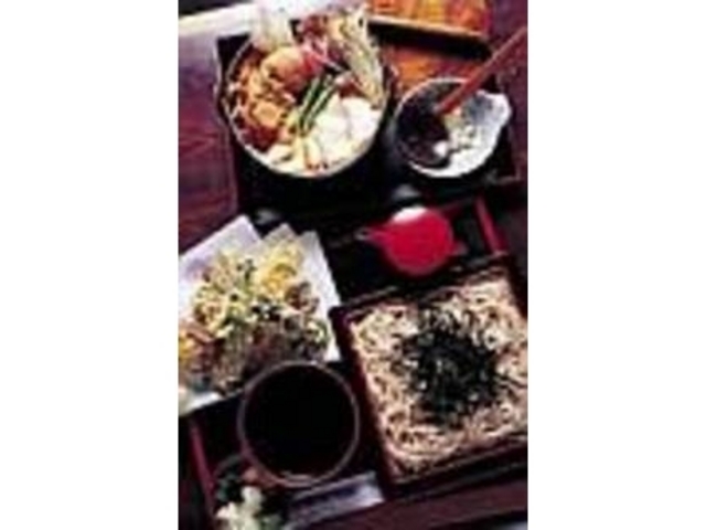奥の『煮ぼうと』(ほうとう)も人気の品だ_信濃路
