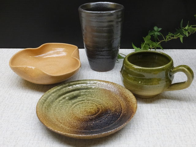 5色からお選びいただけます。季節により変更有_ろくろ体験工房 遊器陶舎