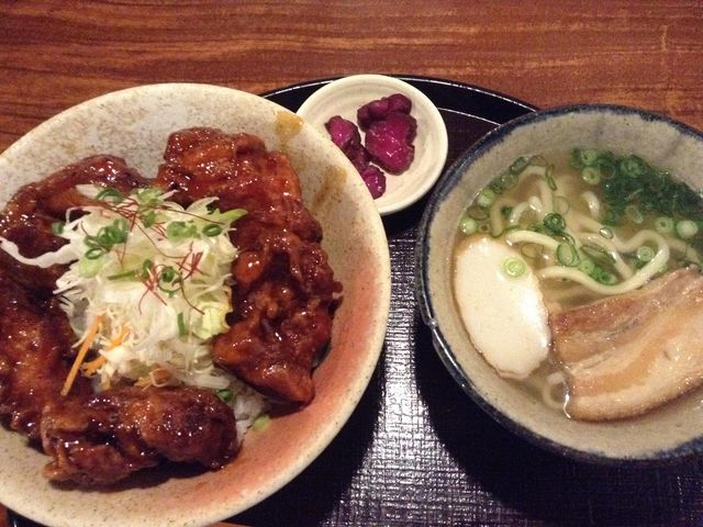 島唄と地料理 とぅばらーま 国際通り店