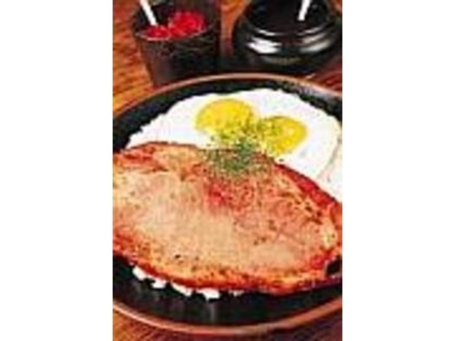 大きなベーコンが自慢のカレーが大人気_ヴィラ・アフガン