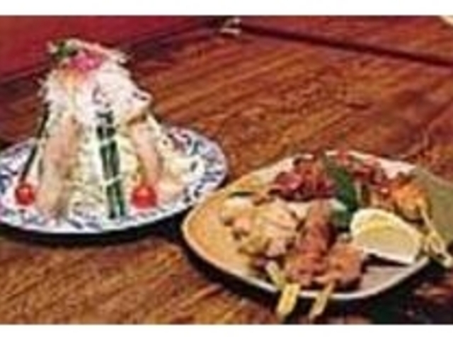 『焼鳥盛り合わせ』等、地鶏料理をぜひ_六歌仙