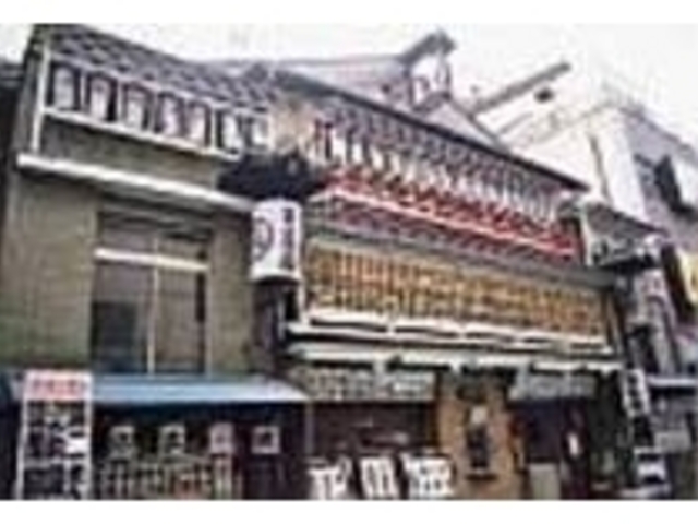 独特の雰囲気につい足が止まってしまう_新宿 末広亭