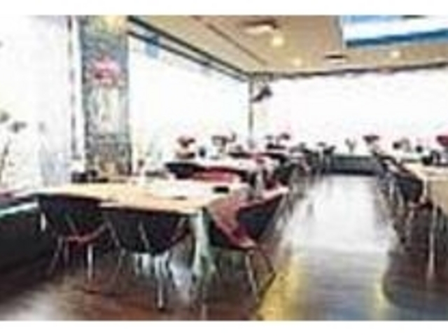 大きな窓の外には太平洋が広がっている_メヒコマリンタワー店