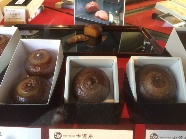 柚の苦味を抑えた甘味が自慢の『丸ゆべし』_柚餅子総本家中浦屋