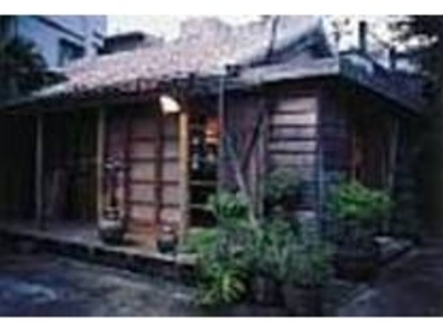 縁側があり田舎の家で遊んでいるかのよう_あしゃぎ