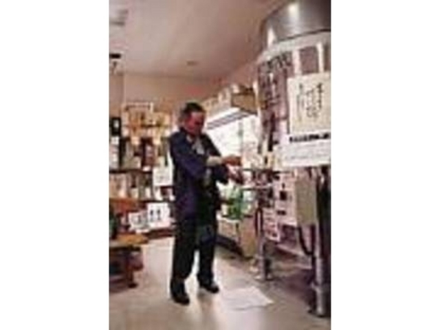 生酒が詰まったタンクは0度に保たれている_地酒蔵近藤