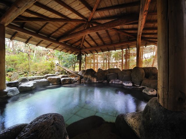 ら・ふらんすの湯露天風呂:あたたまりの湯と言われお肌に優しい美肌湯。_仙渓園 月岡ホテル