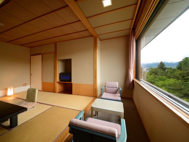 別館北の丸和室10畳(庭側)の眺望_仙渓園 月岡ホテル
