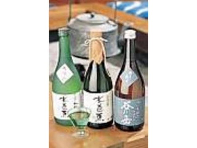 季節限定酒、お肌にいいお酒など種類も豊富_古新館