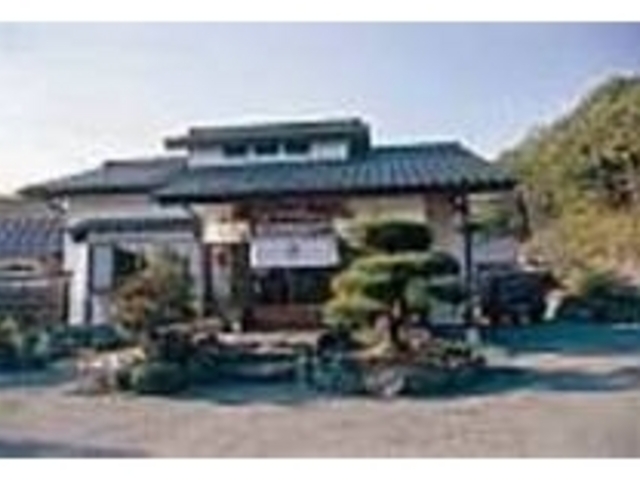 落ち着いた外観、本格手打ちそばの店_ろくもんせん